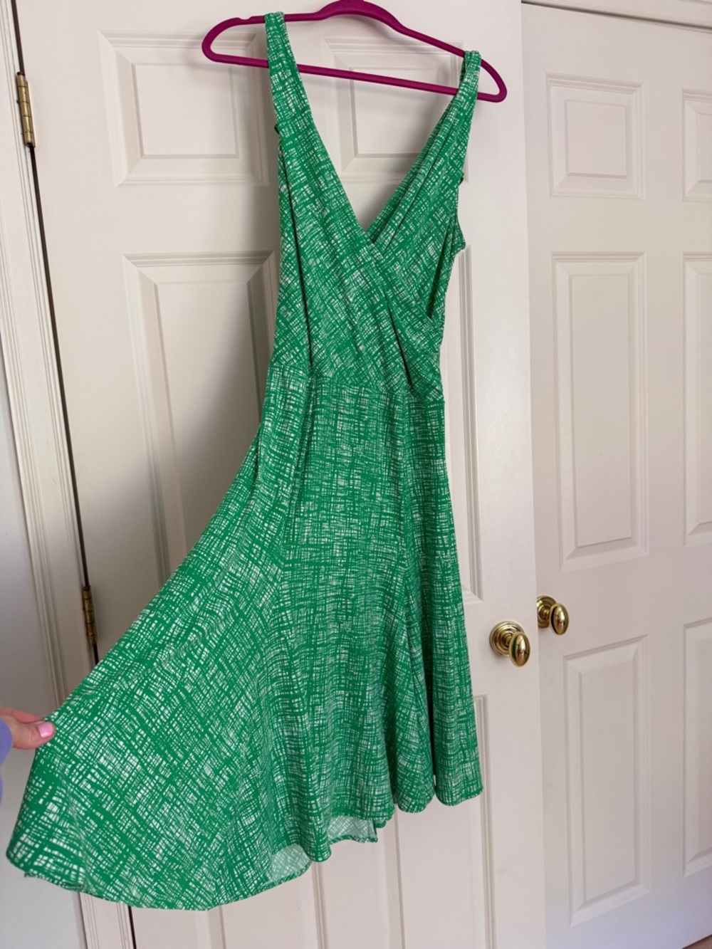 BCBGMaxAzria Green Textured V-Neck Midi Dress